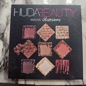 HUDA BEAUTY Mauve Obsessions Eyeshadow Palette